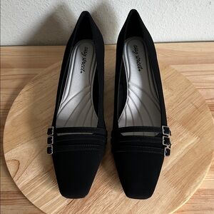 Easy Street Womens Block Heel Booties